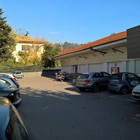 Διαμέρισμα Modern Central Flats 1 *